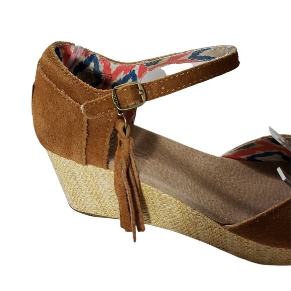 1 Day SALE Tom's Suede platform wedge tassel ankle strap - Picture 9 of 11